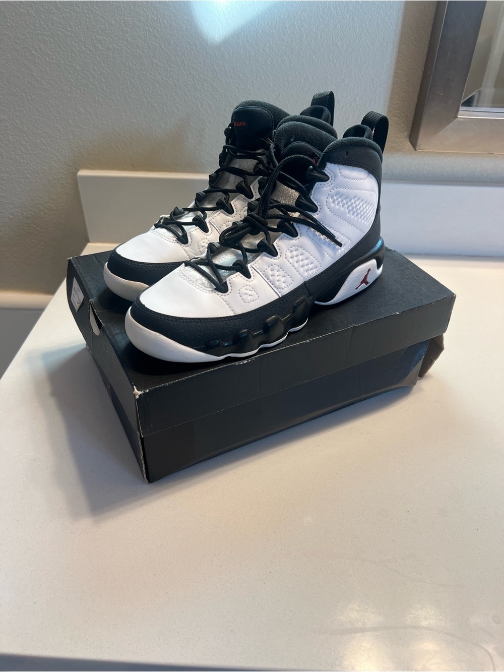 Authentic Air Jordan 9 Retro OG “Space Jam” Excellent Cond. Size GS 5.5